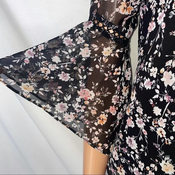 💋Bundle 4 items for $20. Add items💋 to a bundle - Picture 11 of 13